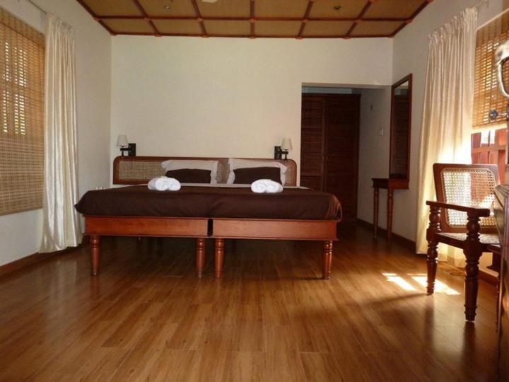 Rajadhani 5Th Season Varkala Zimmer foto